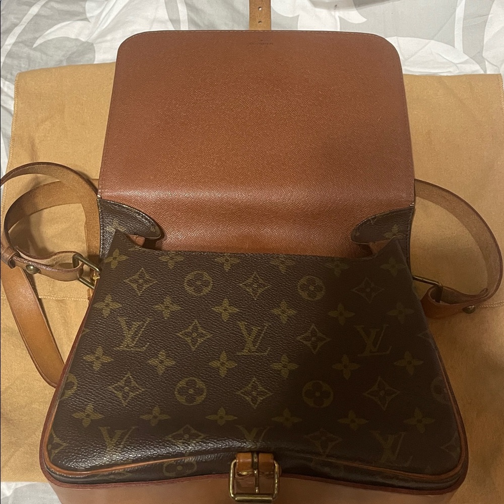 Louis Vuitton Brown Monogram Shoulder Bag - Picture 7 of 8